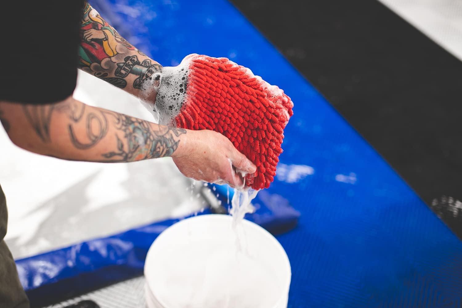 imageThe Rag Company  Premium Chenille Microfiber Knobby Wash Mitts  Perfect for Car Washing and Detailing ScratchFree LintFree DoubleSided Plush and Absorbent Lime Green  Blue 2PackRed