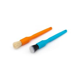 Detail Factory – Crevice Mini Detailing Brush Combo Kit – One Boar’s Hair Brush + One Ultra-Soft Synthetic Brush, Heavy Cleaning Action for Small Spaces, Orange + Blue (2-Pack)
